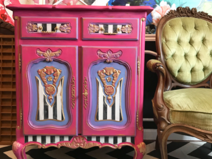 How to Create a Tuxedo Striped End Table